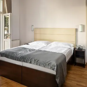 trevi.praguehotelsweb.com/